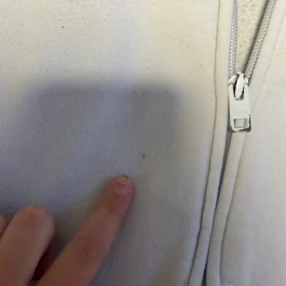 aritzia TNA zip up - Picture 2 of 8